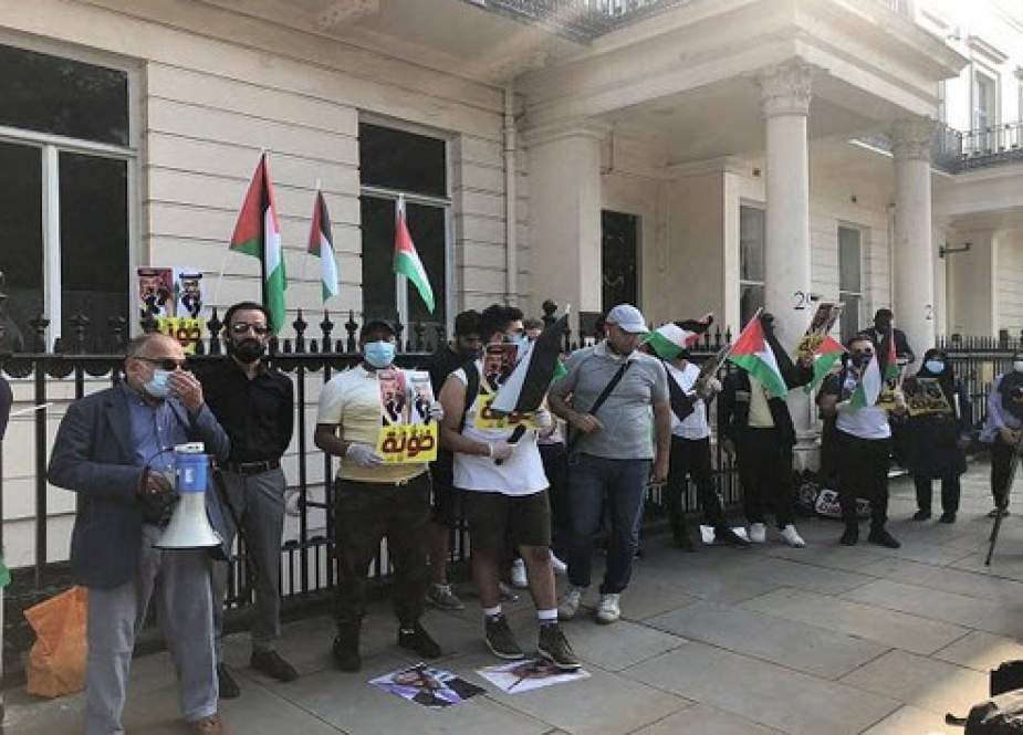 اعتراضات علیه عادی سازی روابط با تل آویو در لندن، واشنگتن و تونس