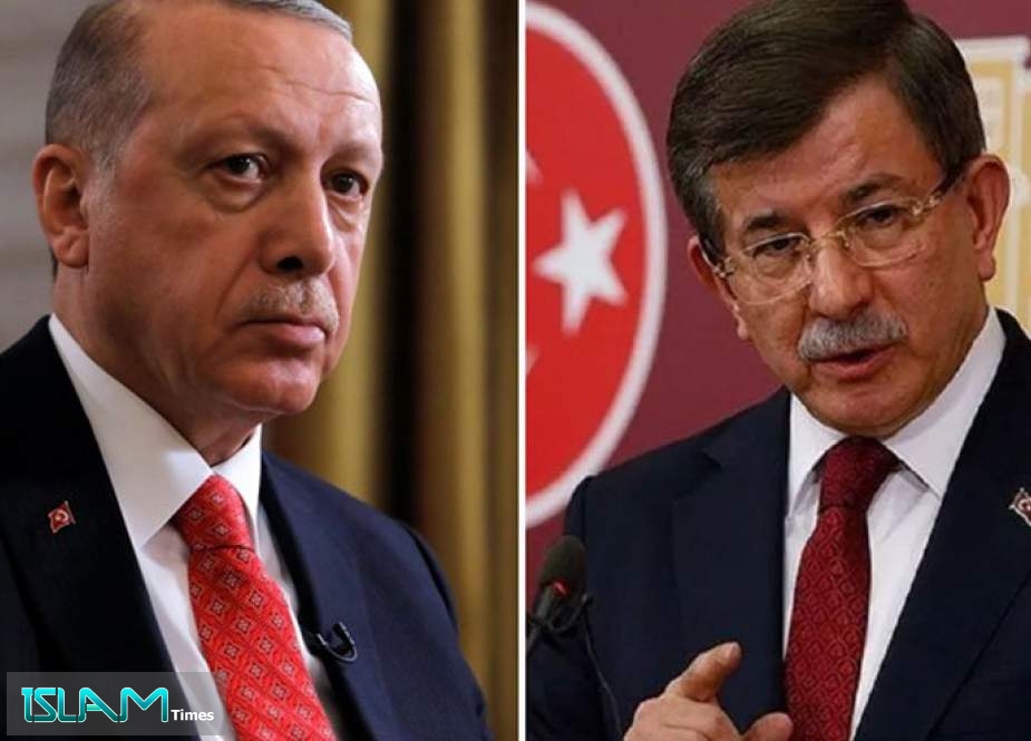 أوغلو يهاجم أردوغان: عزلة تركيا دليل على فشل حزبك