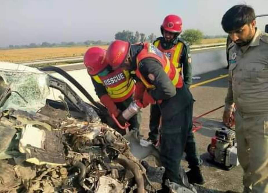 لیہ سے تعلق رکھنے والے خاندان کی کار کو موٹروے پر حادثہ، بچے سمیت 6 جاں بحق