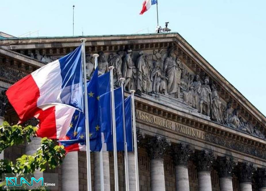 فرنسا تحذر من انهيار لبنان إذا لم يشكل حكومة جديدة
