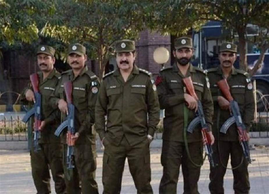 لاہور پولیس نے 911 سابق فوجی کنٹریکٹ پر دوبارہ پولیس فورس میں بھرتی کر لئے