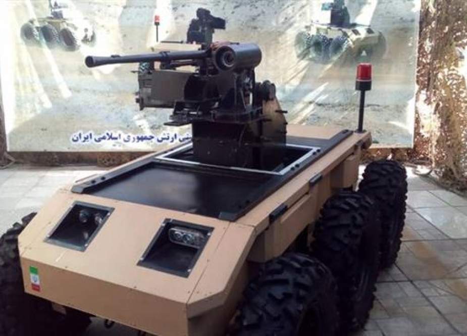 Angkatan Darat Iran Meluncurkan Robot Militer 