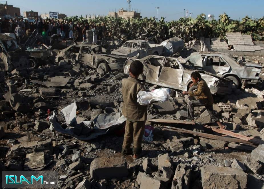 Journos Gather ‘War Crime’ Evidence at Scene of Saudi-led Airstrike in Yemen