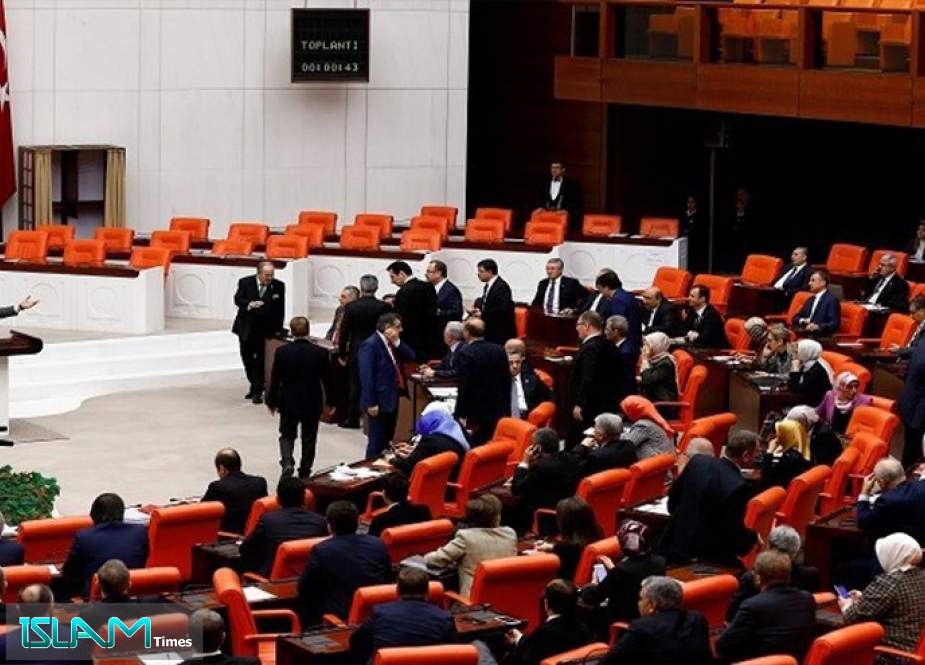البرلمان التركي يدرس مسألة إرسال عسكريين إلى أذربيجان