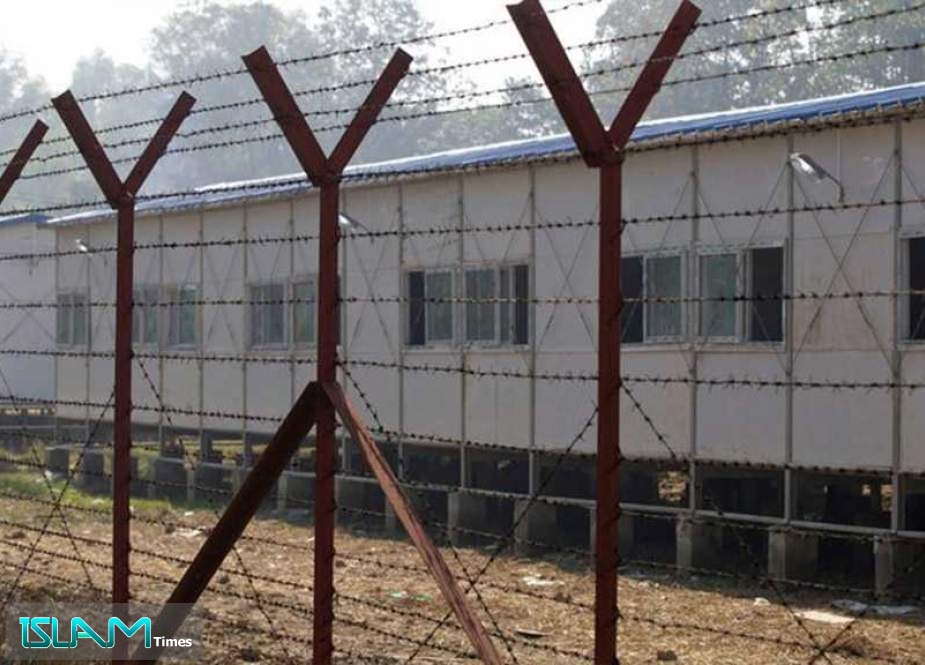 HRW: Rohingya Living in “Open Prison” in Myanmar