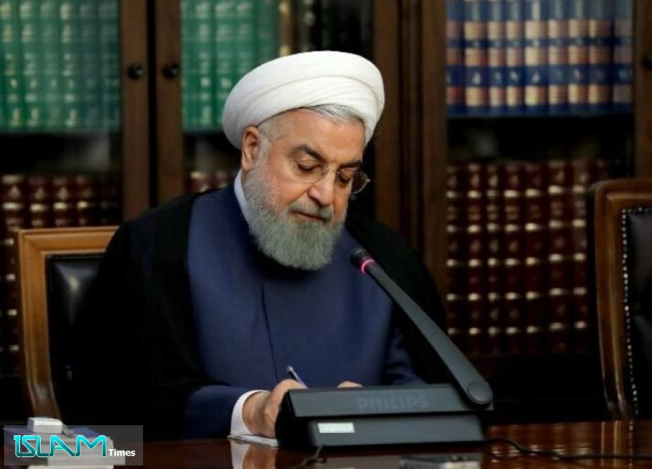 الرئيس روحاني يهنئ بالعيد الوطني لإسبانيا