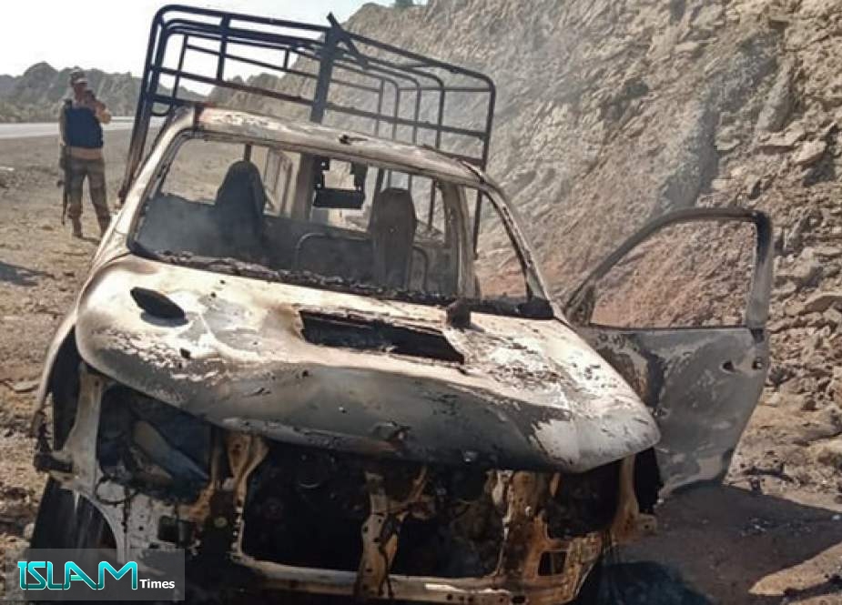 Pakistan Officials: Militants Ambush Oil Convoy, Killing 15