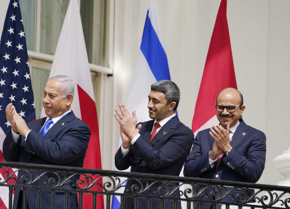 Benjamin Netanyahu, United Arab Emirates FM Abdullah bin Zayed al-Nahyan and Bahrain FM Abdullatif al-Zayani.jpg