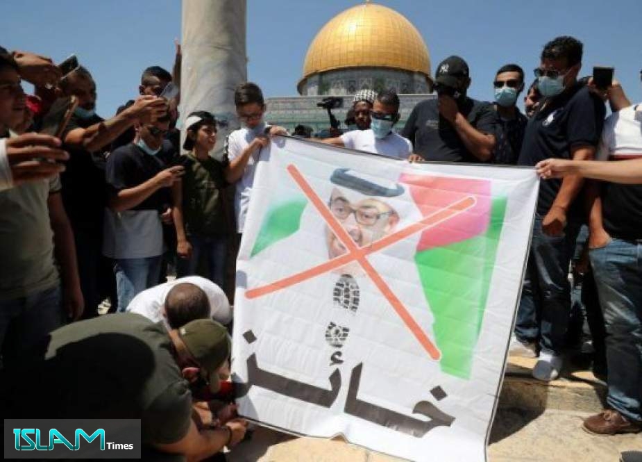 فلسطینی ها هیئت اماراتی را از مسجد الاقصی بیرون راندند