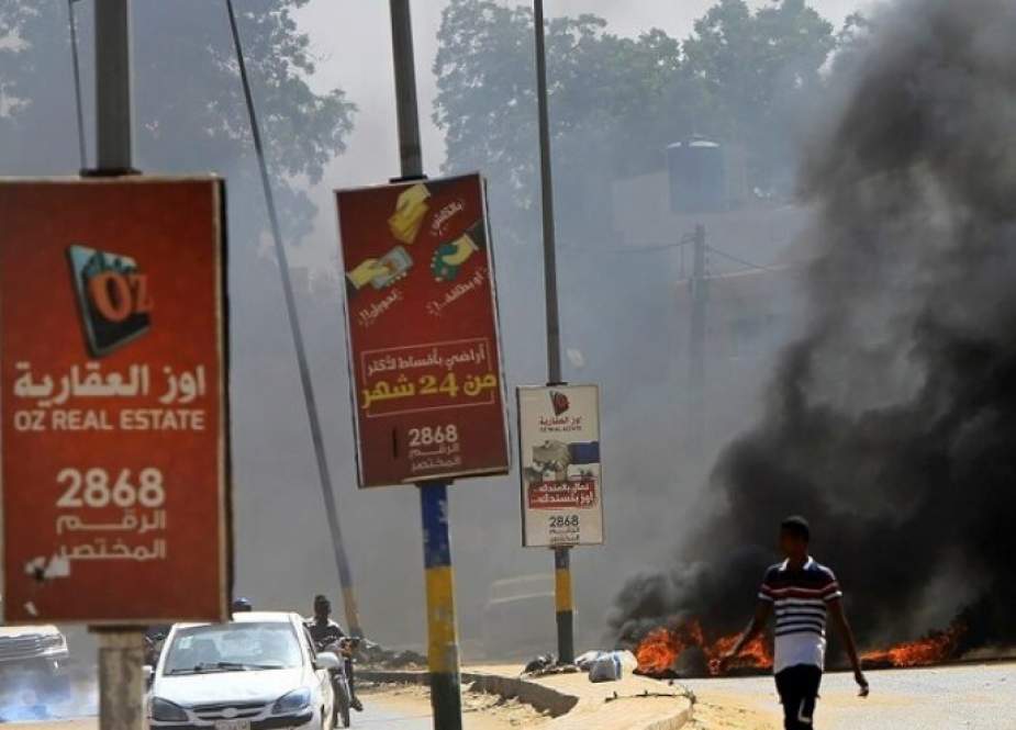 السودان.. مقتل متظاهر وإصابة آخرين باشتباكات مع الشرطة