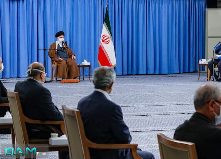 Leader Urges Decisive Decisions, Collective Action to Tackle COVID-19 in Iran