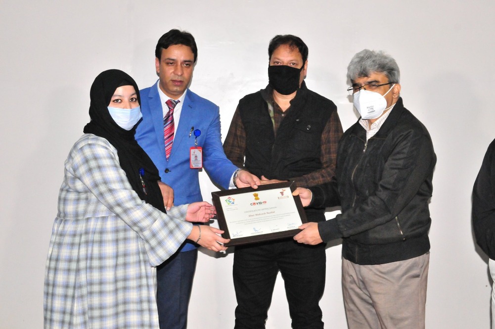 سرینگر میں کورونا وائرس کی روک تھام میں کلیدی رول نبھانے والے افراد کیلئے احساس انٹرنیشنل کی ایوارڈ کانفرنس