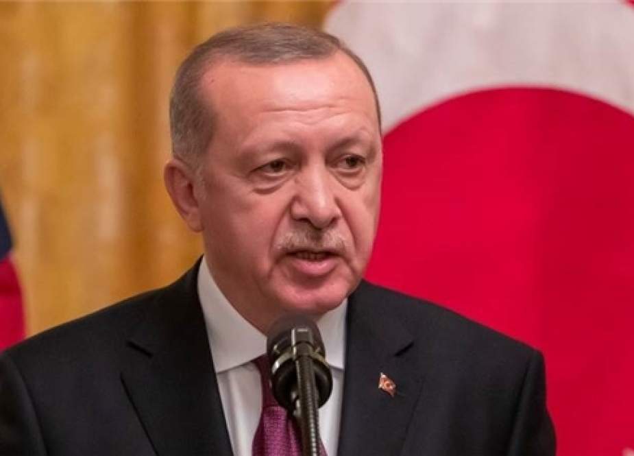 زعيم المعارضة التركية لأردوغان: حقيبة زوجتك بآلاف الدولارات