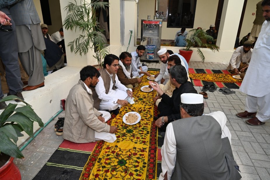 پشاور کی پناہ گاہ میں منعقدہ عید میلاد النبی ﷺ تقریب کے تصویری مناظر