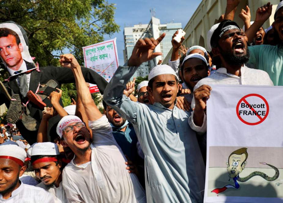Protes Anti-Prancis Terus Tumbuh Di Dunia Muslim
