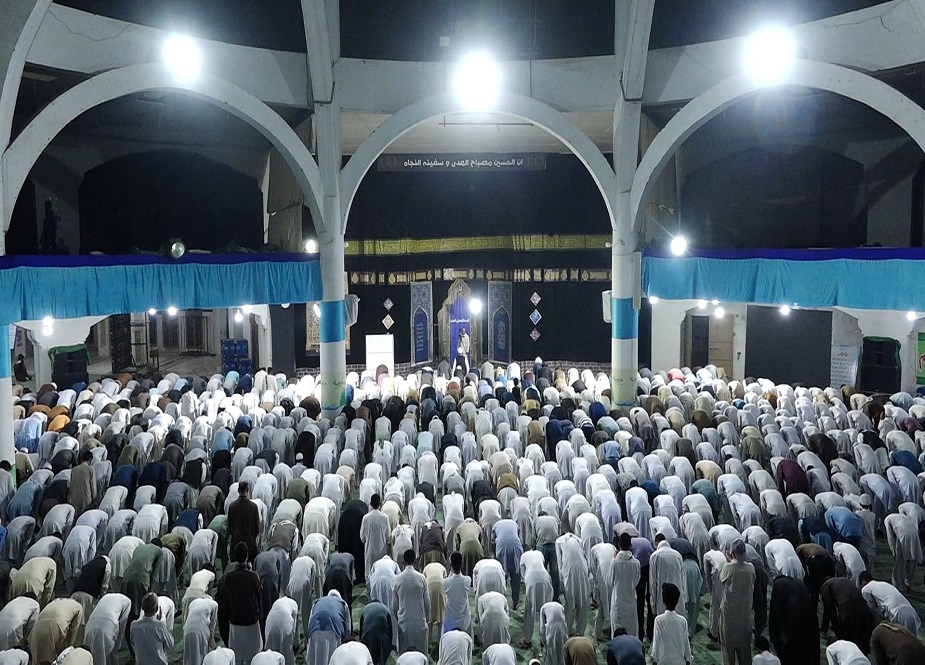 جامعہ عروۃ الوثقیٰ لاہور میں وحدت امت میراث نبوت کانفرنس، نماز باجماعت کی تصاویر