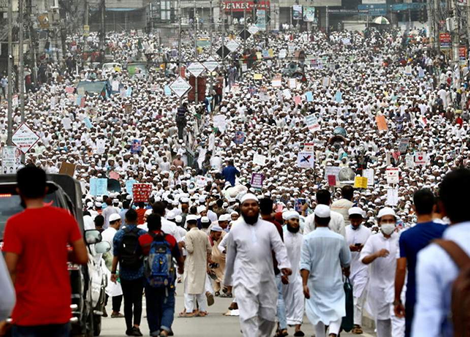 Over 50,000 Bangladeshis join anti-France rally in Dhaka.jpg