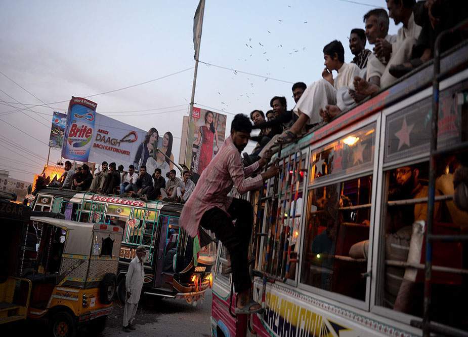 کراچی میں پبلک ٹرانسپورٹ کی صورتحال عالمی سطح پر بدترین قرار