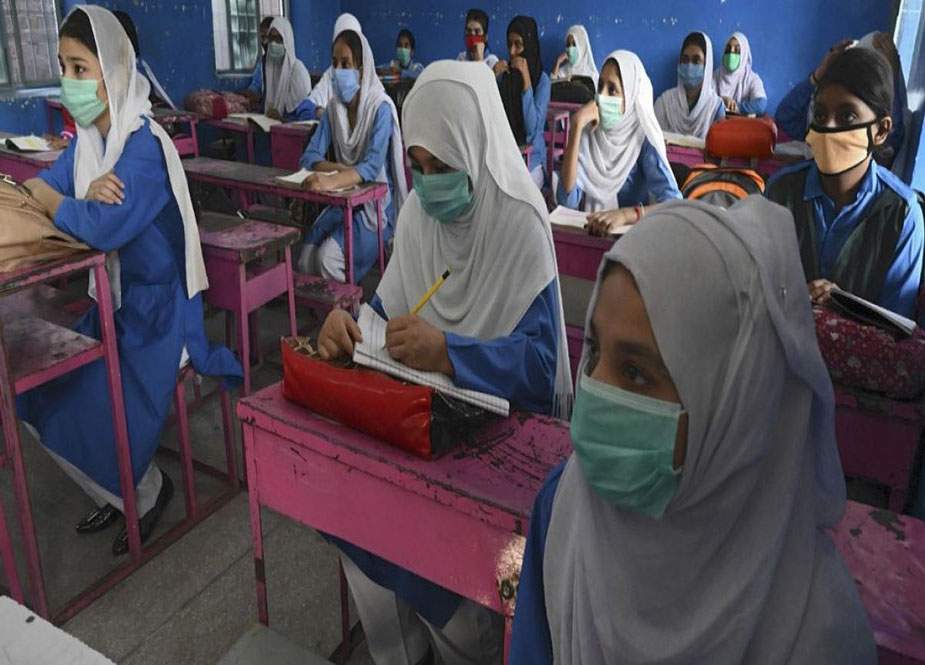 کراچی کے تعلیمی اداروں میں کورونا کے پھیلاؤ میں اضافہ، ایک اور سرکاری اسکول بند