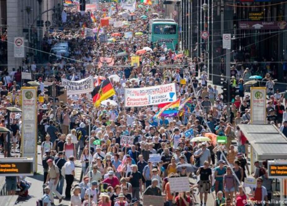 الآلاف يتظاهرون في ألمانيا ضد "قيود كورونا"!