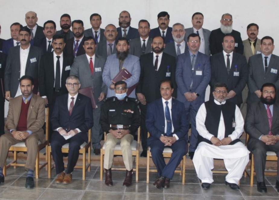 پراونشل سروسز اکیڈیمی پشاور میں جونیئر کمانڈ کورس کے اختتام پر تقریب