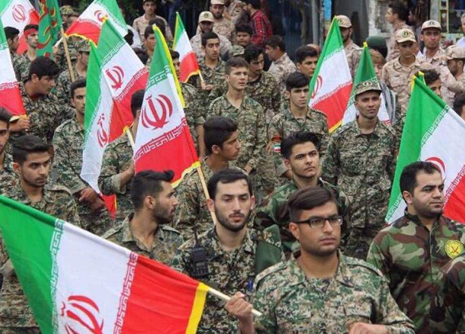 Ayatullah Khamaenei: Basij Adalah Aset Berharga Dalam Membela Iran