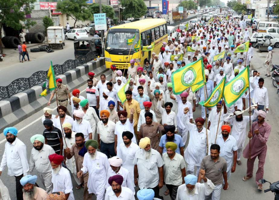 دہلی کی سرحدوں پر کسانوں کا احتجاج چوتھے دن بھی جاری