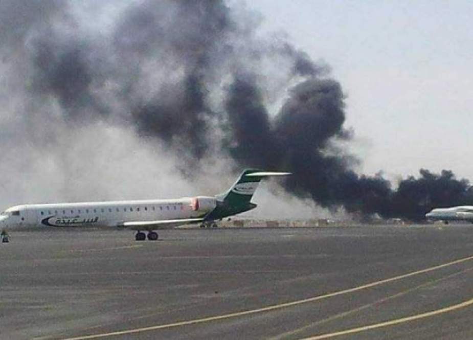 طيران العدوان يستهدف مطار صنعاء الدولي بغارتين