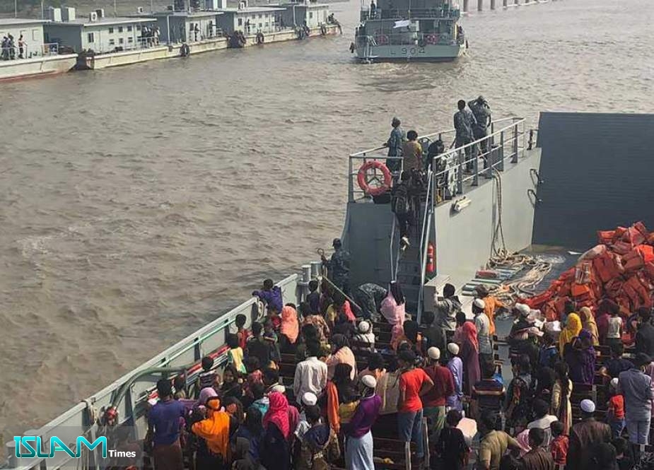 Rohingyas in Bangladesh Set Off for Remote Island Despite Outcry
