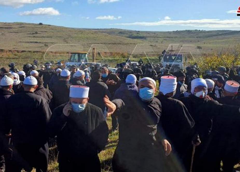 Golan residents gather to protest against the installation of wind tribunes.jpg