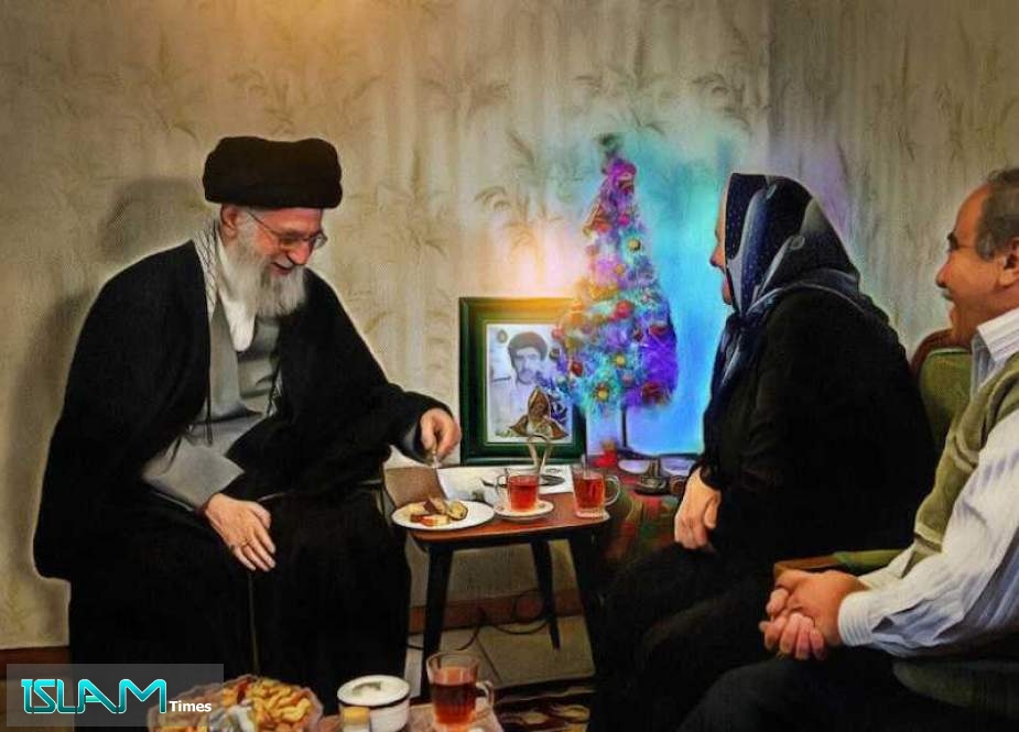 Ayatollah Khamenei Congratulates Muslims, Christians on Christmas