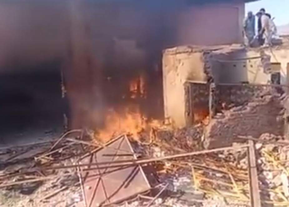 کرک میں مشتعل عوام نے مندر کو آگ لگا دی