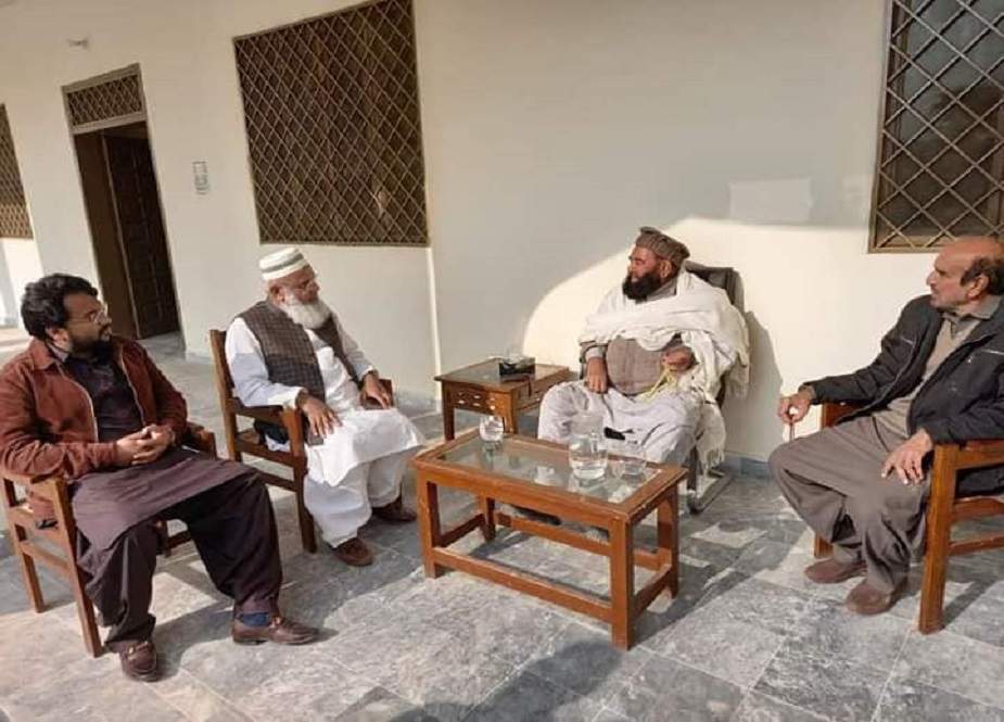علامہ افتخار نقوی سے تحریک انصاف یوتھ کے صدر ملک عمیر سکندر کی ملاقات، یونیورسٹی مسجد کیلئے عطیہ دیا