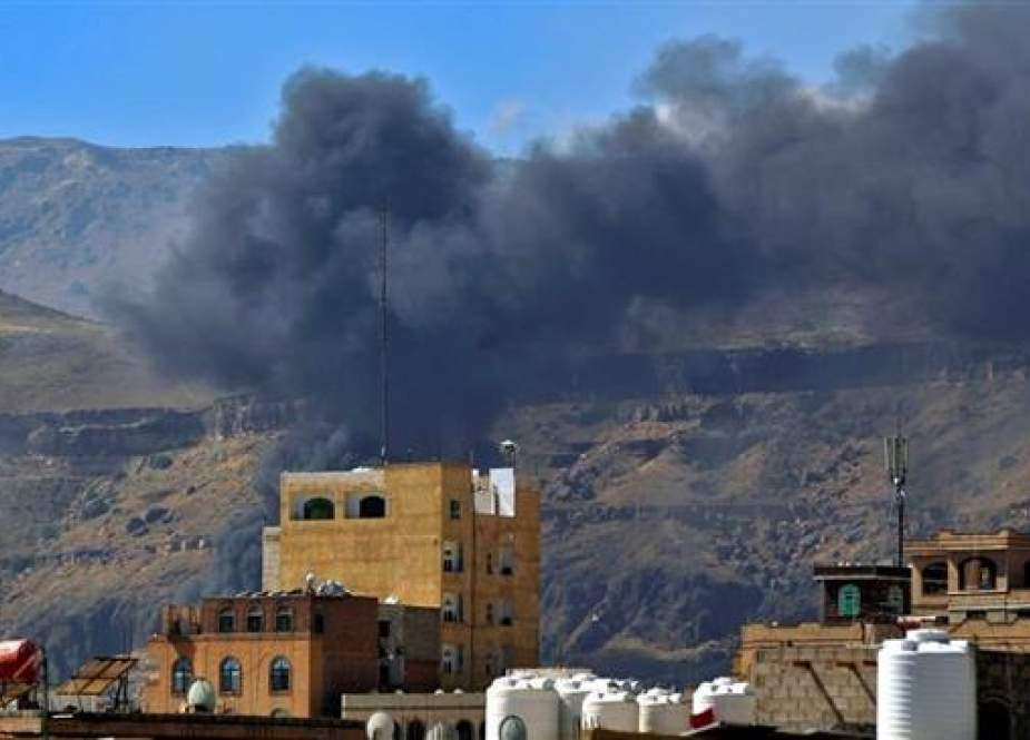 Pesawat Tempur Saudi Mengebom Ibu Kota Yaman Setelah Ledakan Di Bandara Aden
