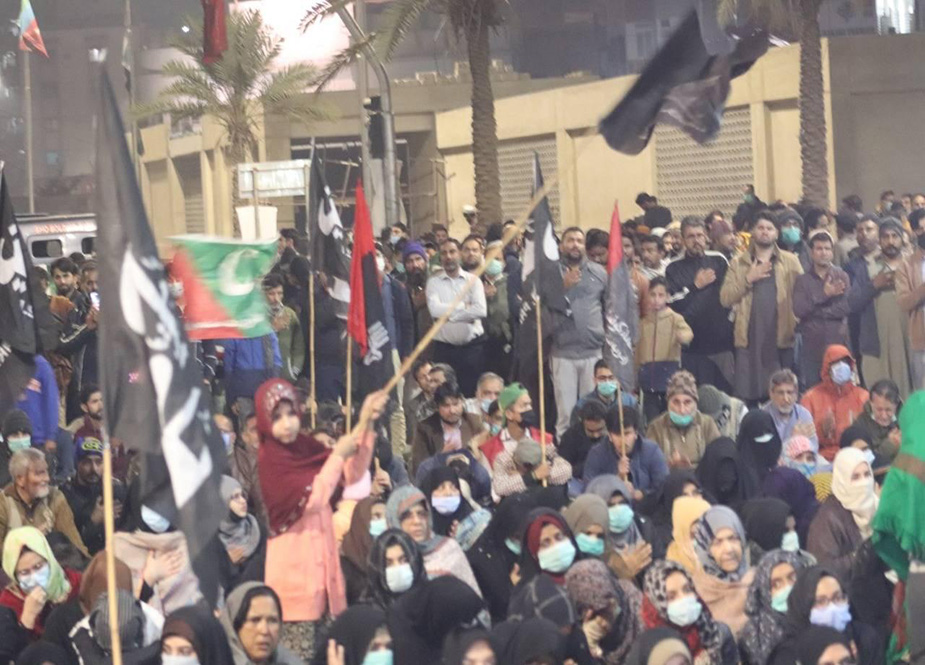 سانحہ مچھ کیخلاف کراچی میں دھرنے، ہزاروں کی تعداد میں مظاہرین شریک