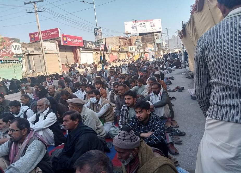 ڈی آئی خان میں احتجاجی دھرنے کا تیسرا دن