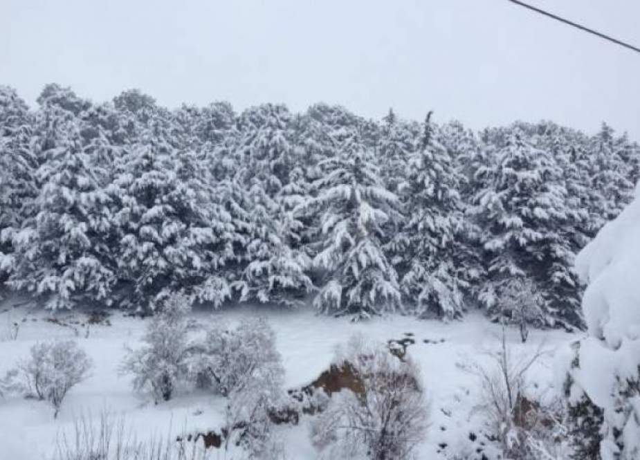 لبنان.. قطع بعض الطرق الجبلية بسبب تراكم الثلوج