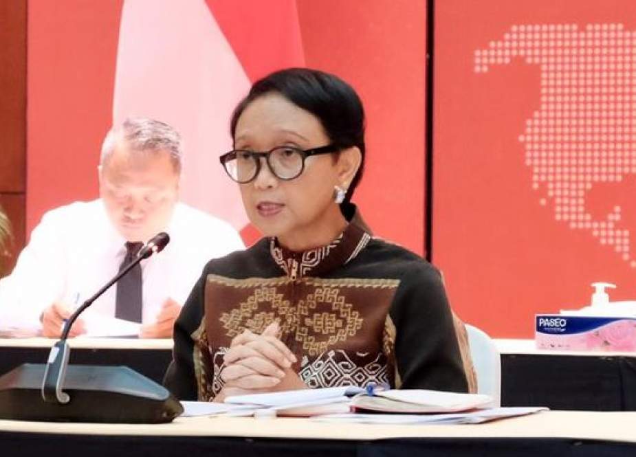 Menteri Luar Negeri Retno Marsudi memberikan keterangan dalam taklimat pers dari Jakarta.jpg