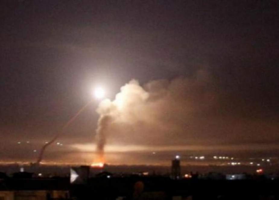 سقوط شهداء في القصف الإسرائيلي على حماة السورية