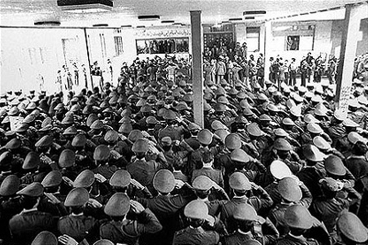  8 فروری 1979ء کے روز ایرانی رائل فضائیہ کیجانب سے امام خمینیؒ کے حضور بیعت کا اعلان