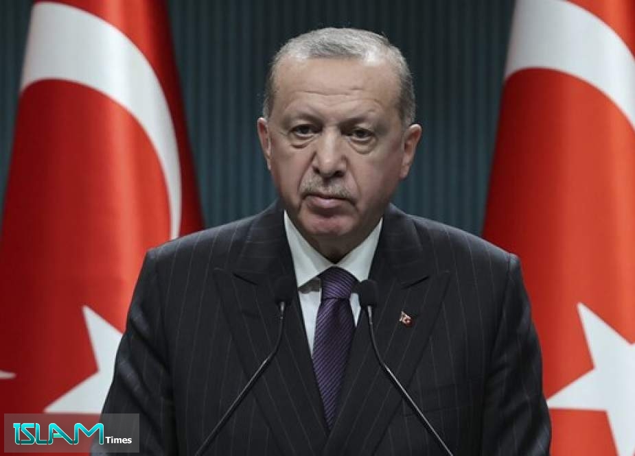 Erdogan Says US, France Cannot Interfere in Turkey