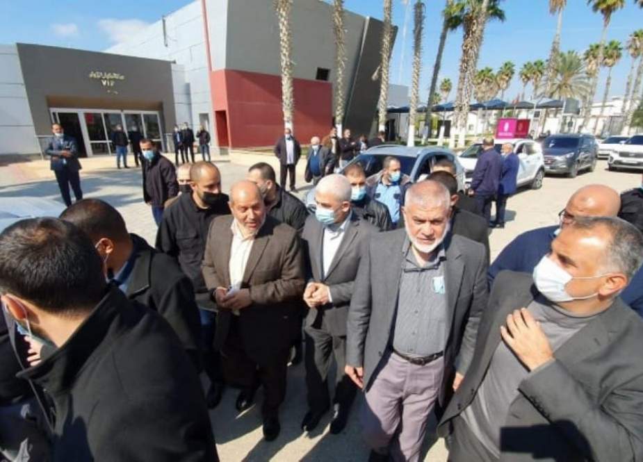 Palestinian factions delegations as they arrived in Cairo.jpg