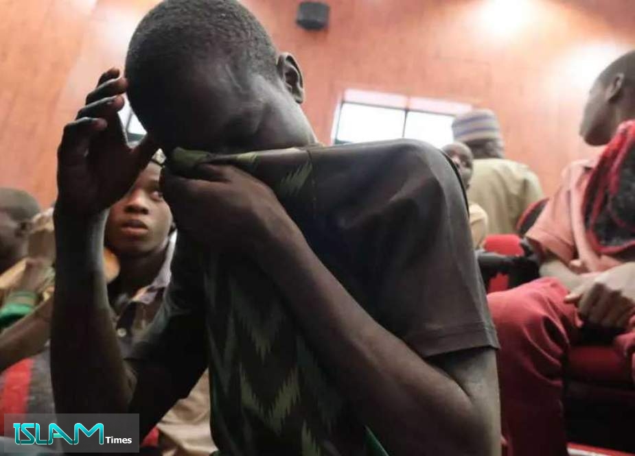 Gunmen Kidnap ’Hundreds’ of Schoolboys in Nigeria