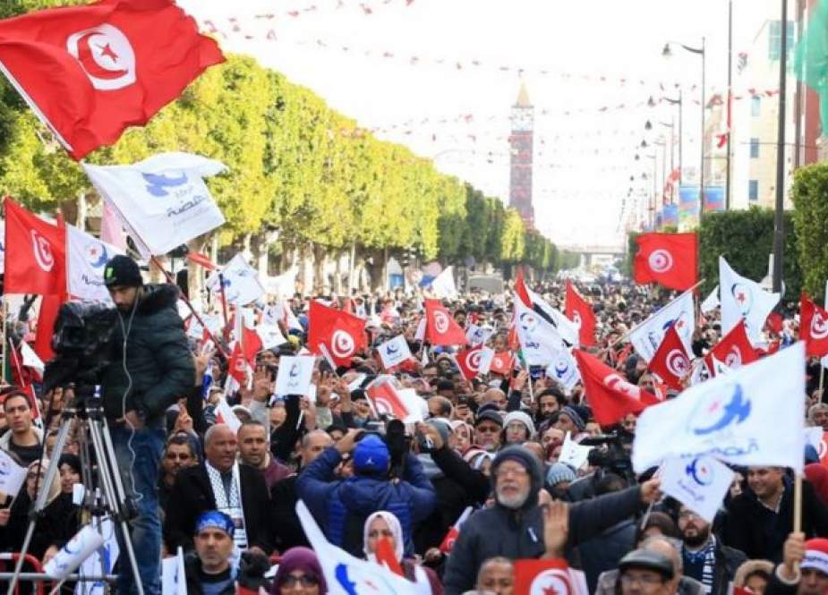 السعودية والإمارات يدفعان بإتجاه تأجيج الأوضاع في تونس
