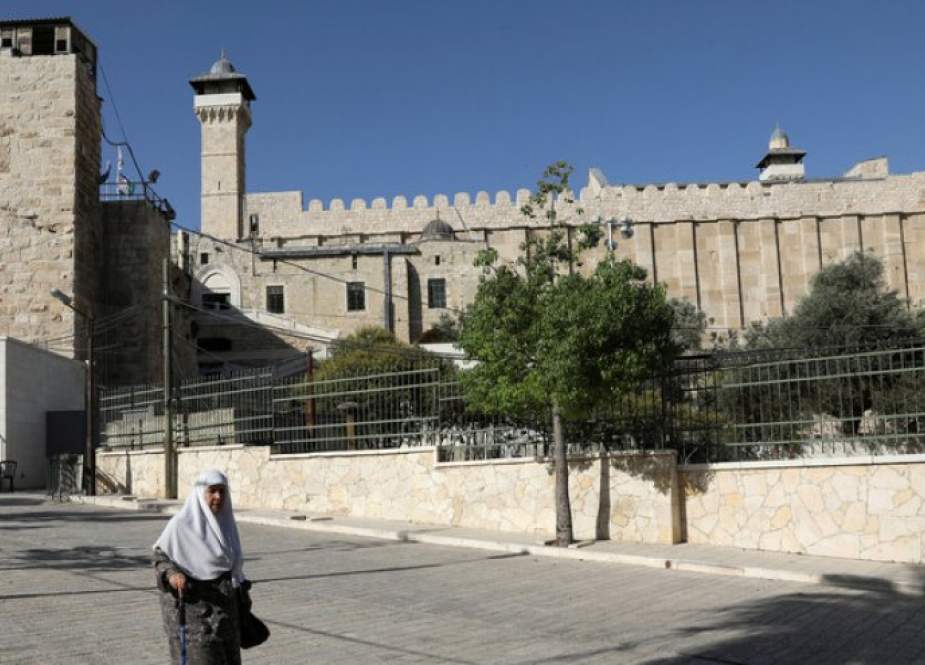 الكيان الصهيوني يمنع رفع الأذان في الحرم الإبراهيمي