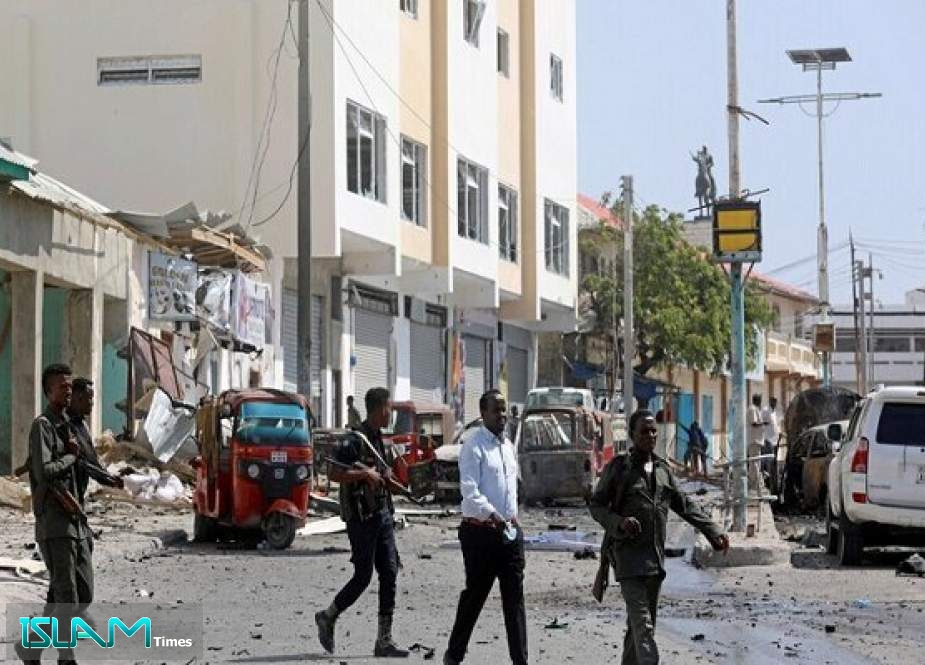 Roadside Bomb Kills Three People in Somalian Capital