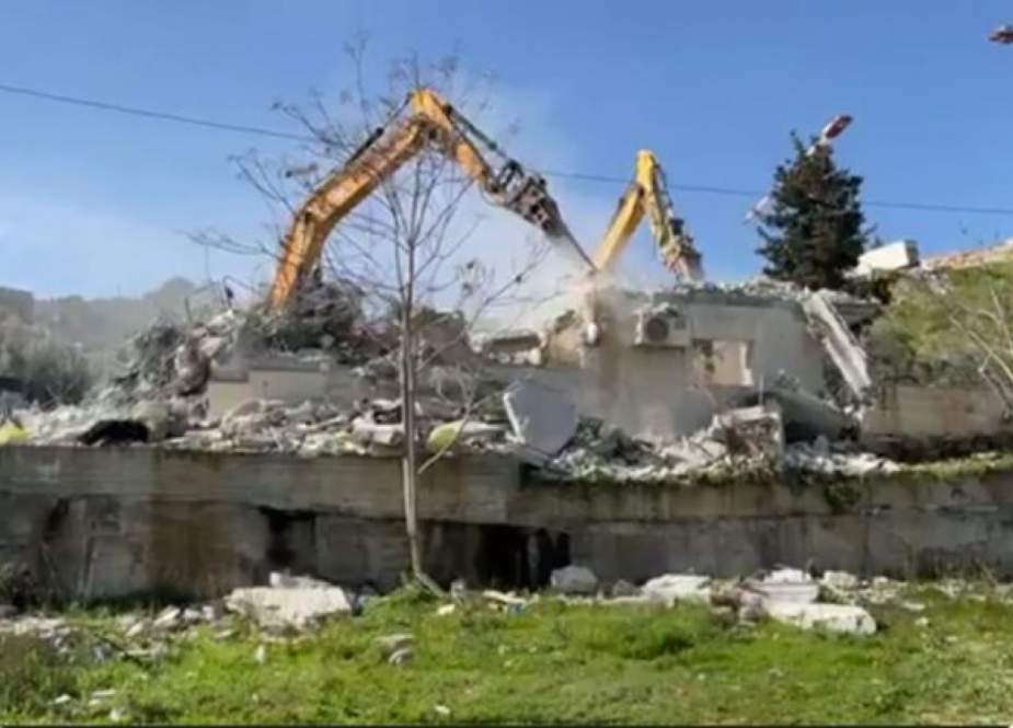 كيان الاحتلال يهدم منزل فلسطيني في العيسوية