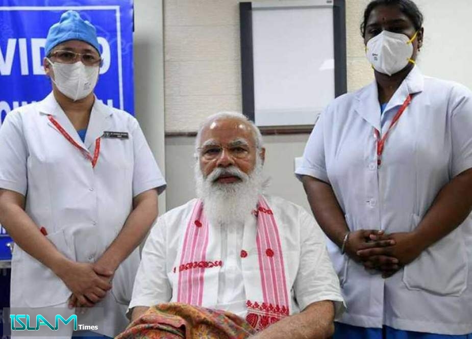 Indian PM Modi Receives Domestic COVID-19 Vaccine, Seniors to Get Inoculated