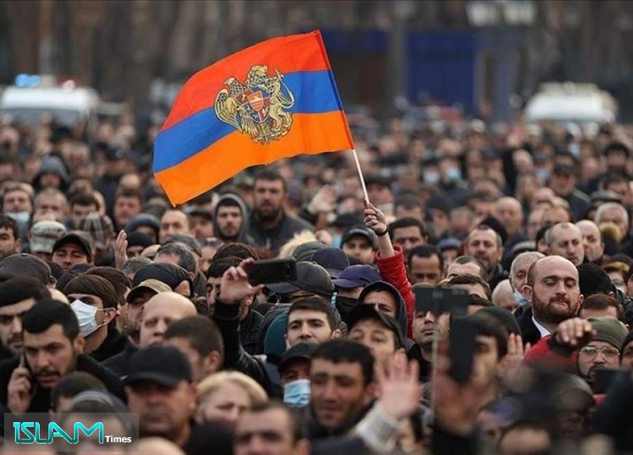 Armenia: Protesters Storm Gov’t Building amid Political Crisis