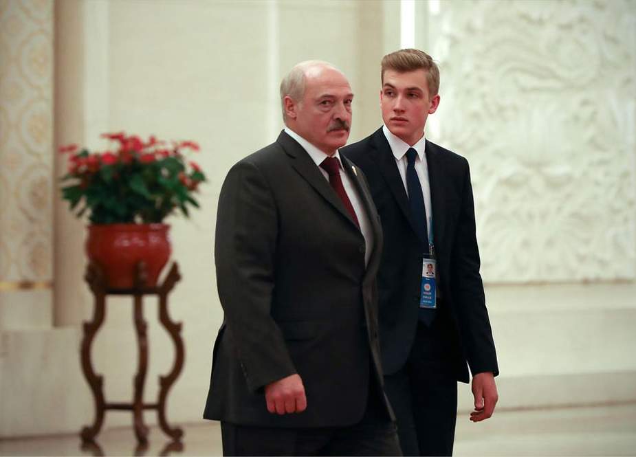 Lukaşenko oğlunu İŞDƏN ÇIXARDI